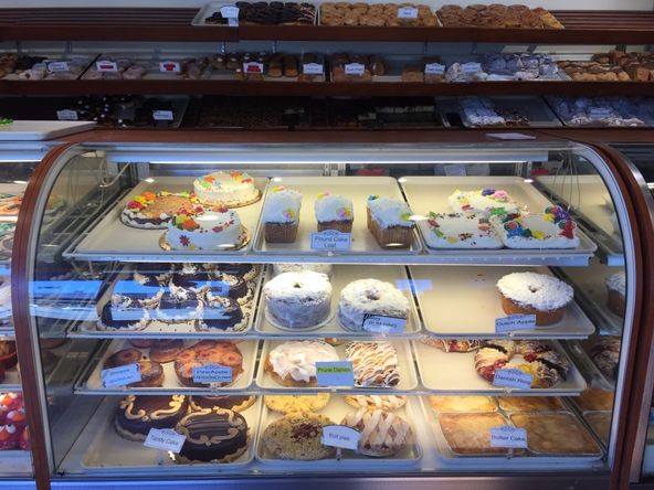 Traub's Bakery: 1020 Lincoln Avenue, Prospect Park, PA 19076